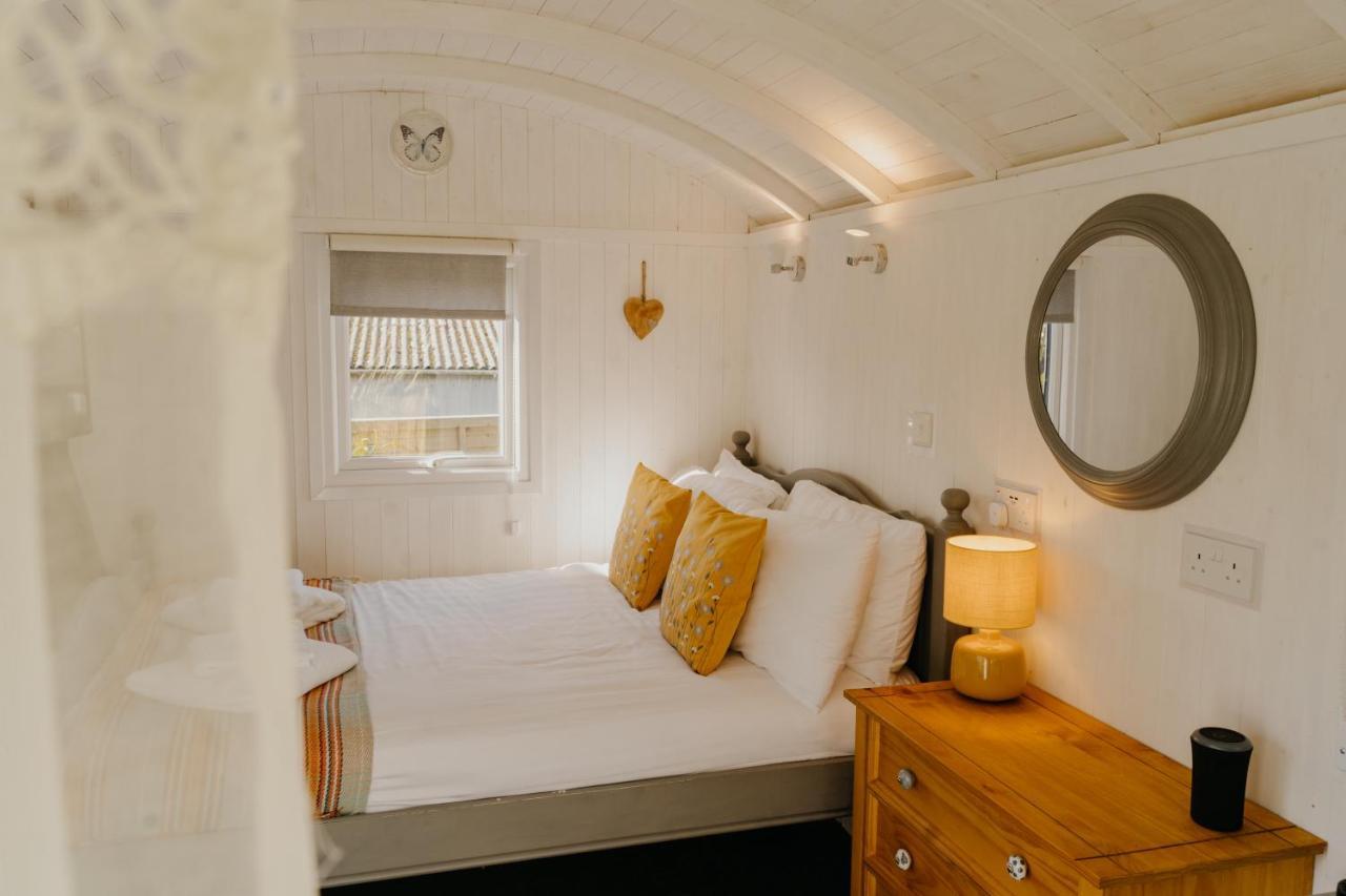 Little England Retreats - Cottage, Yurt And Shepherd Huts Othery 外观 照片