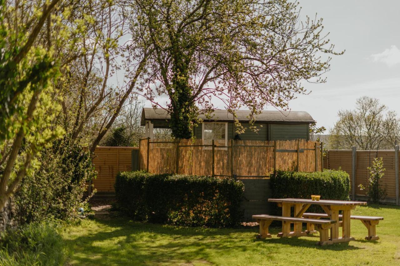 Little England Retreats - Cottage, Yurt And Shepherd Huts Othery 外观 照片