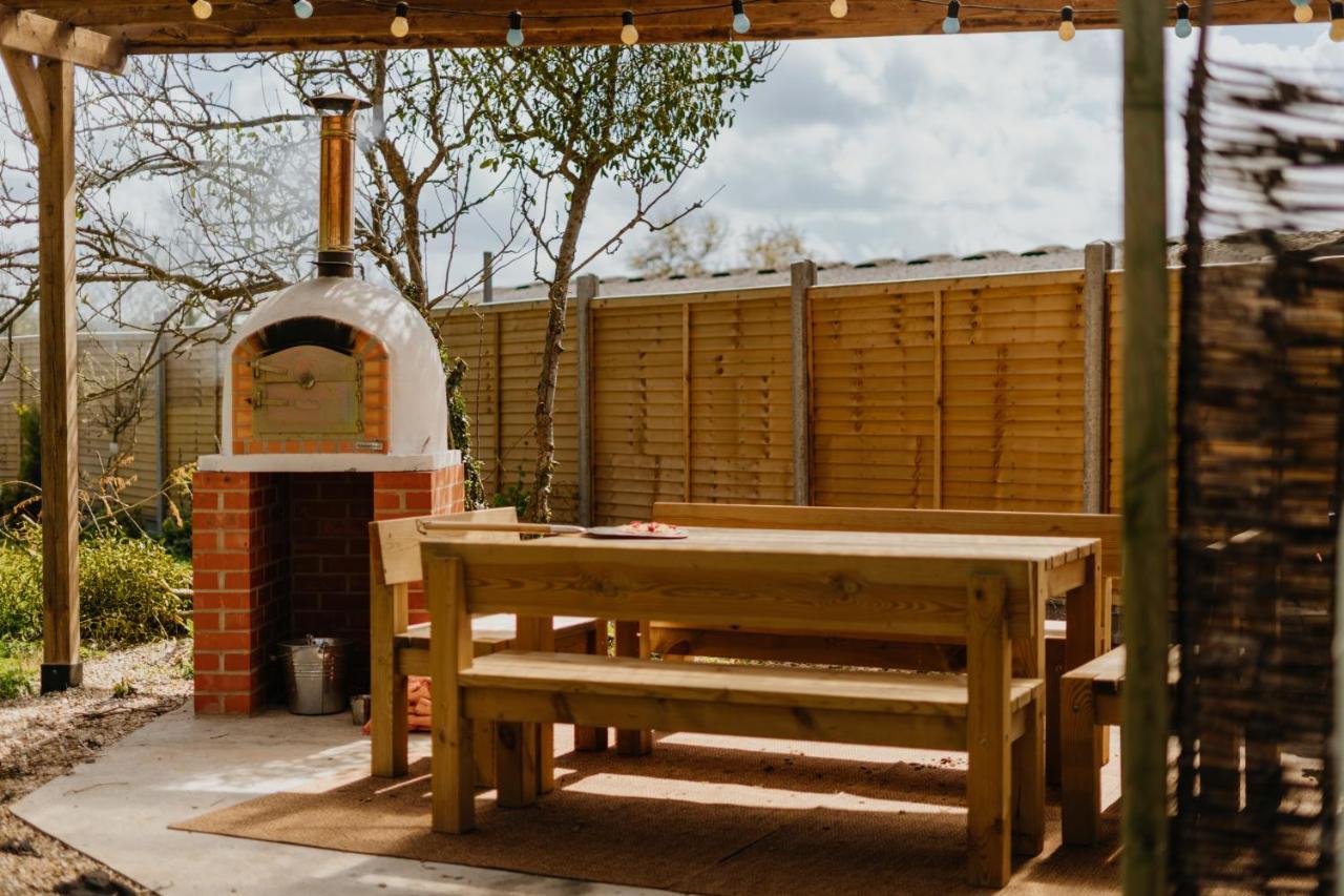 Little England Retreats - Cottage, Yurt And Shepherd Huts Othery 外观 照片