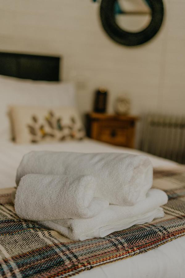 Little England Retreats - Cottage, Yurt And Shepherd Huts Othery 外观 照片