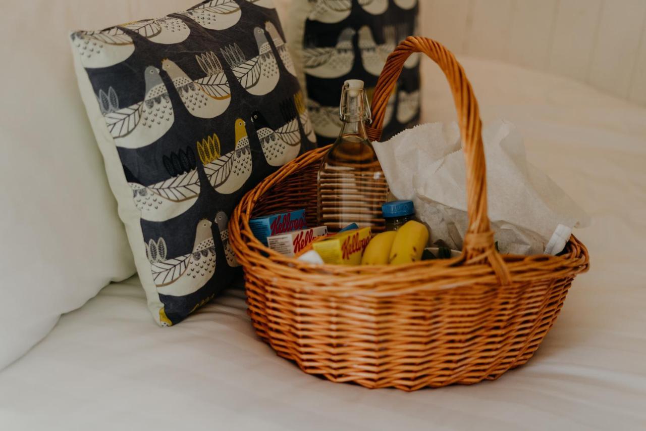 Little England Retreats - Cottage, Yurt And Shepherd Huts Othery 外观 照片